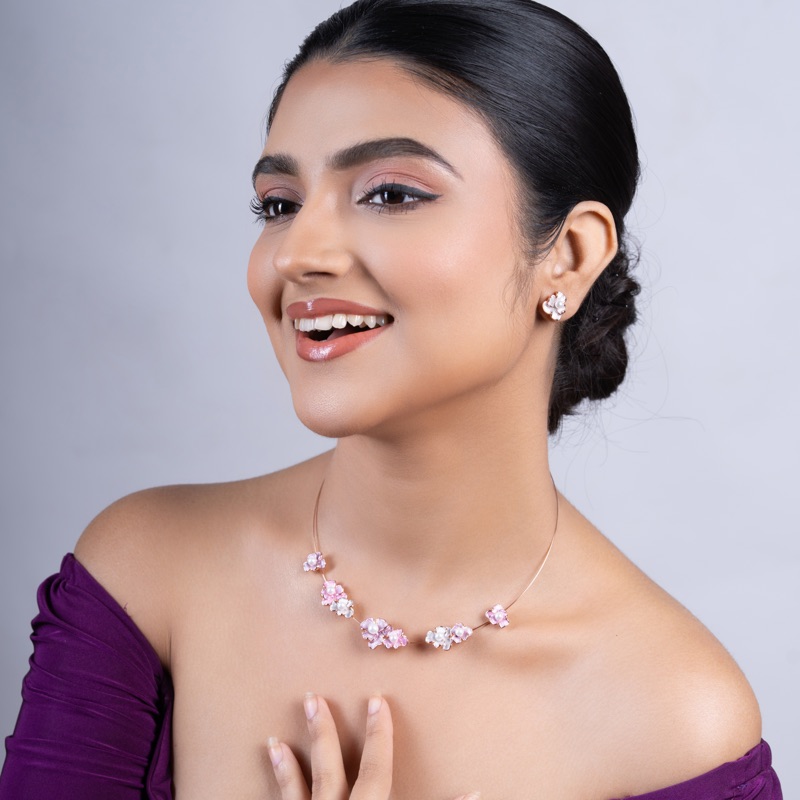 vyanika-pink-floral-pearl-necklace-set-model-close-up-look