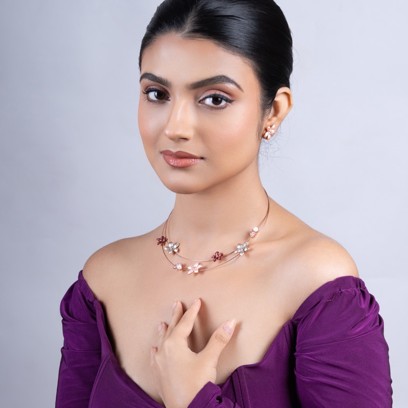 vyanika-pastel-floral-necklace-set-model-front-look
