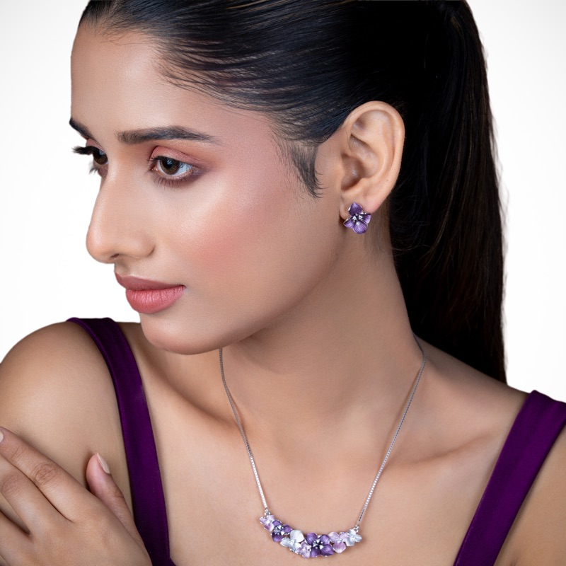 lavender-flower-jewelry-set-model-close-up-look