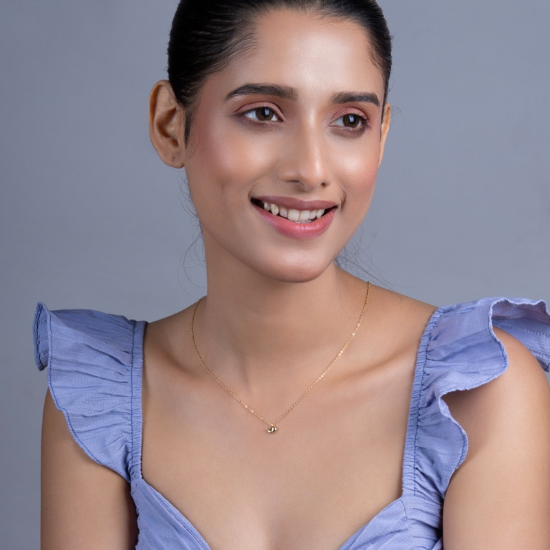 vyanika-whale-necklace-model-front-look