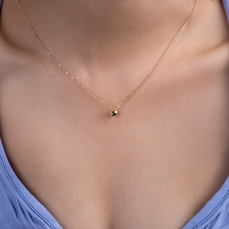 vyanika-whale-necklace-model-close-up-shoot